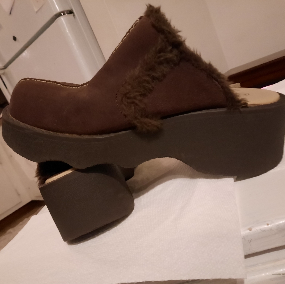 Vintage y2k lower east side suede platform clogs with faux shearling